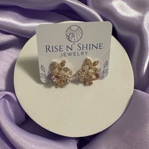 Pink Flower Luxury Earring - Gold Plated